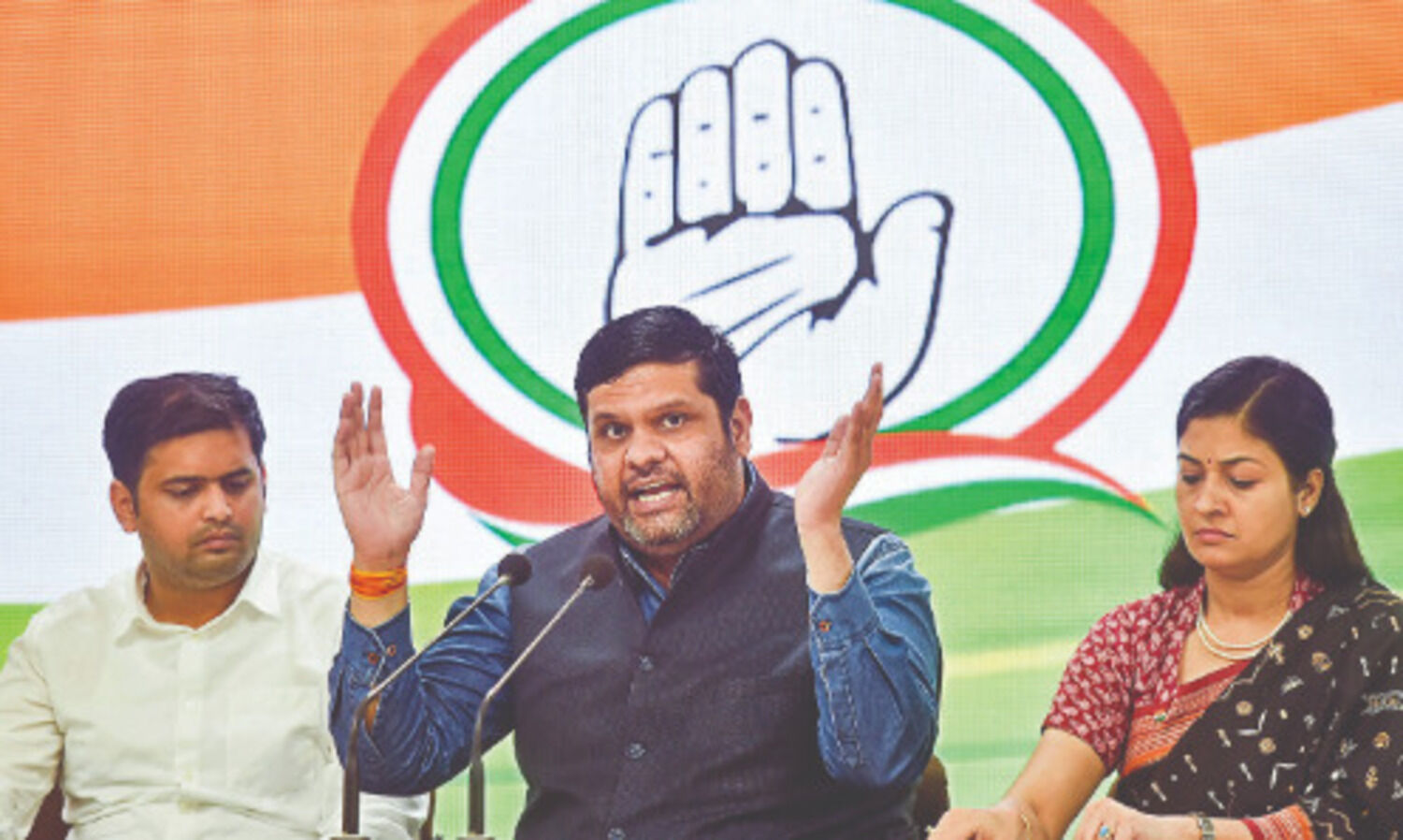 JEE paper leak: Cong seeks SC-monitored probe