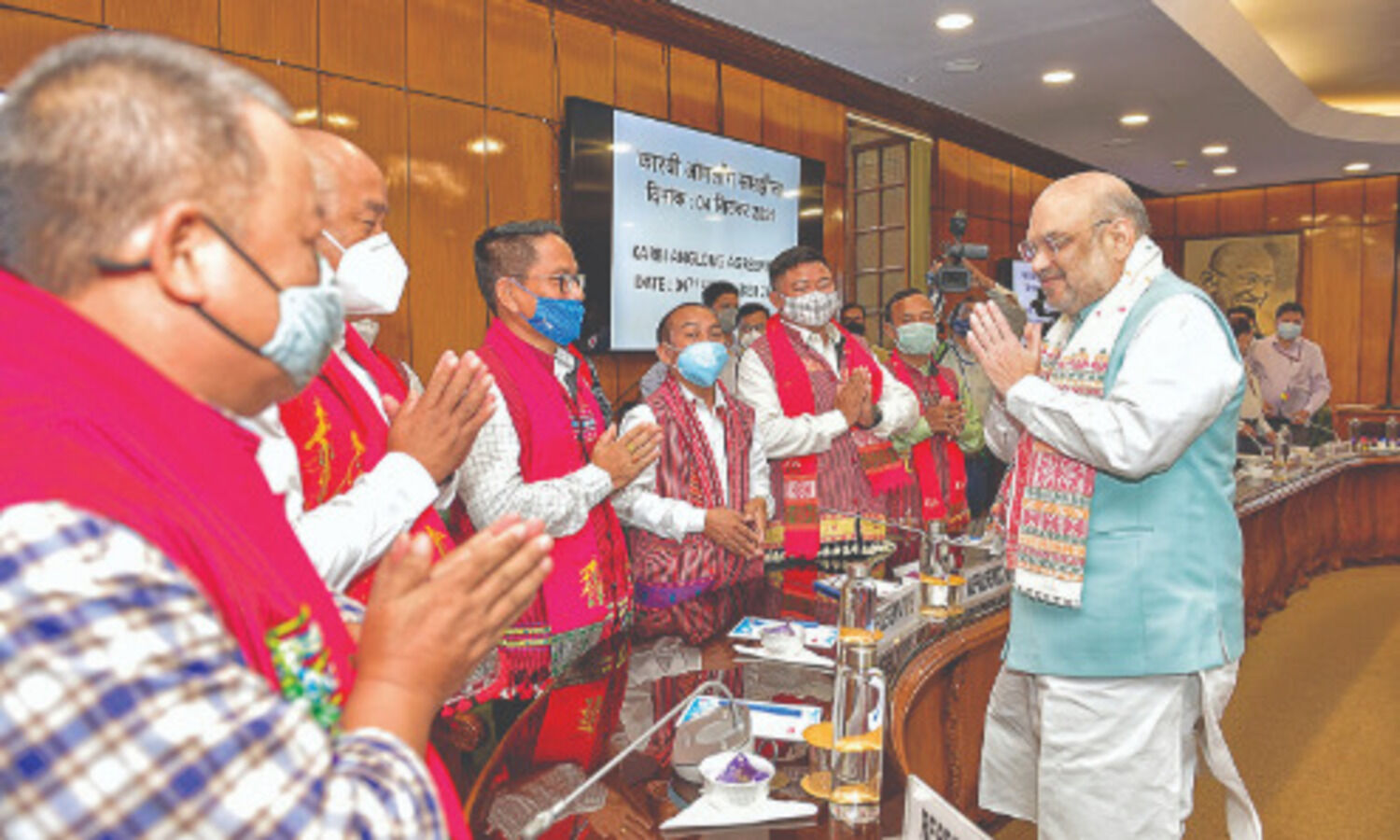Govt signs peace accord with 5 insurgent groups of Assam