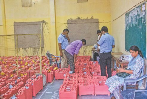 Cong bags 598 Panchayat Samiti seats, BJP gets 490