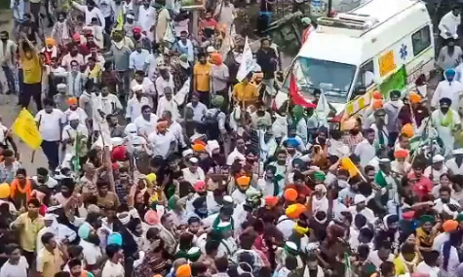 Thousands of farmers march towards Karnal secretariat, threaten siege