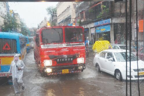 Incessant rains throw life out of gear in south & north dists Incessant rains throw life out of gear in south & north dists
