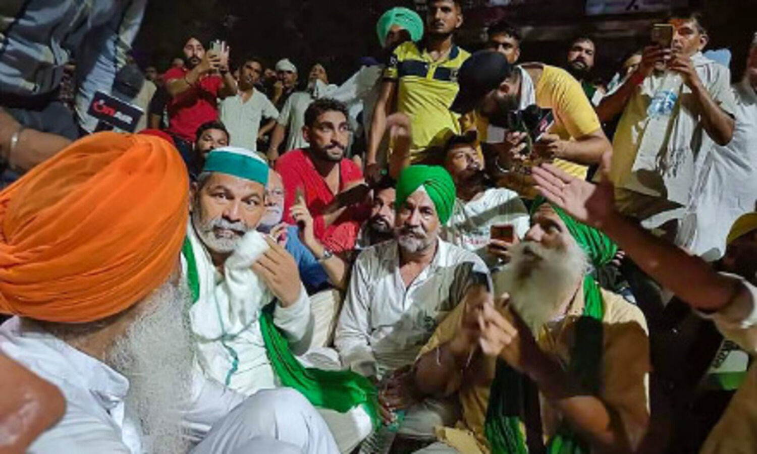 Tomar asks industry to make affordable farm tools, machines for small farmers