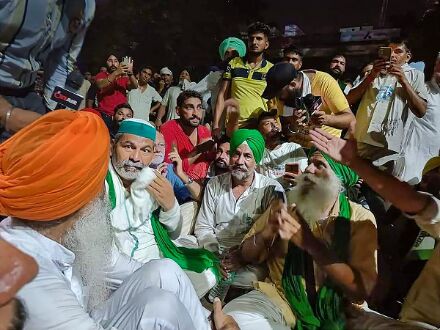 Tomar asks industry to make affordable farm tools, machines for small farmers