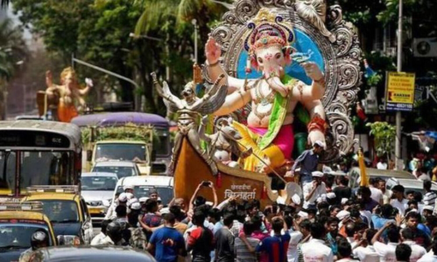 Maha: Ganesh festival begins under COVID-19 cloud for 2nd year; darshan goes online