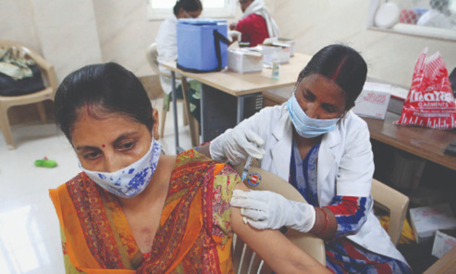 PM asks to augment oxygen distribution;   states told to keep buffer stock of medicine