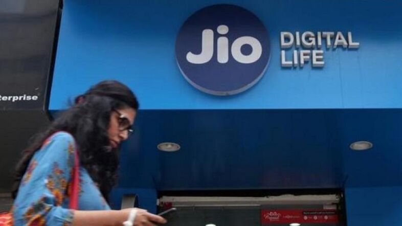 Jio to delay roll-out of phone developed with Google to Diwali