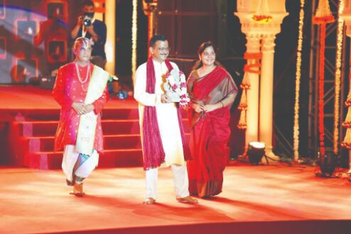 CM performs Ganesh Chaturthi puja on banks of Yamuna