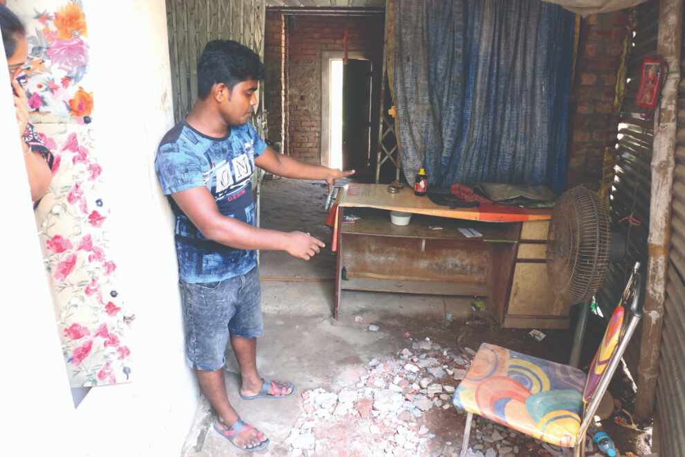 2 held for shootout in Bansdroni; 1 injured 2 held for shootout in Bansdroni; 1 injured