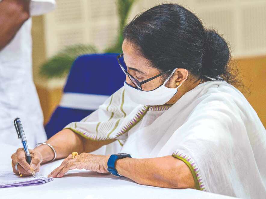 Mamata files nomination for Bhabanipur Assembly bypoll Mamata files nomination for Bhabanipur Assembly bypoll