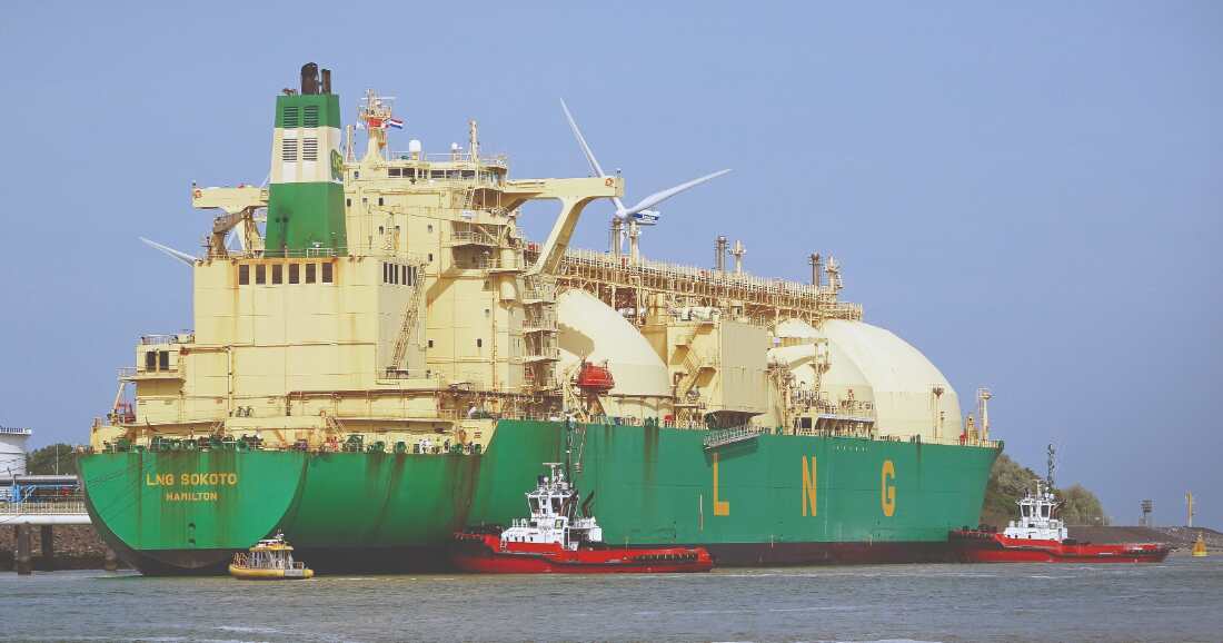 Petronet eyes fresh foray into petchem biz; plans LNG import facility on east coast