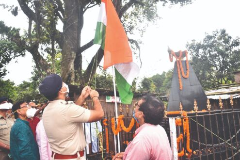 Tribute paid to martyrs on Balurghat Diwas