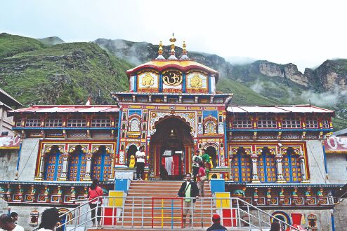 Uttarakhand HC allows Chardham Yatra, sets daily limit on no. of devotees Uttarakhand HC allows Chardham Yatra, sets daily limit on no. of devotees