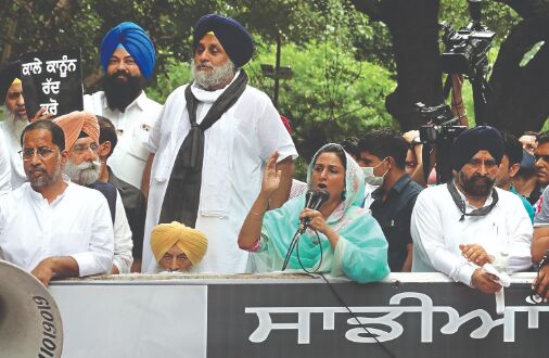 SAD chief, Harsimrat detained for marching against farm laws SAD chief, Harsimrat detained for marching against farm laws