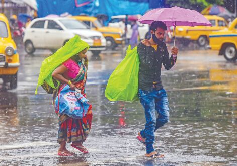 1 dead in lightning strike; South Bengal to receive more rains in next 24 hrs 1 dead in lightning strike; South Bengal to receive more rains in next 24 hrs