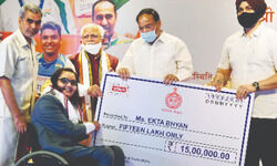 Naidu, Khattar give away cash awards to Olympic, Paralympic heroes