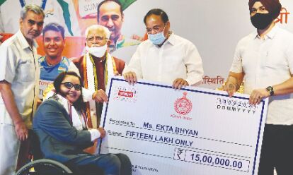 Naidu, Khattar give away cash awards to Olympic, Paralympic heroes Naidu, Khattar give away cash awards to Olympic, Paralympic heroes