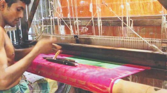 State to set up 10 more Suto hubs to save weavers from middlemen