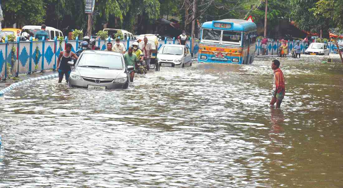 2 girls electrocuted in Dum Dum, 2 fishermen killed in lightning strike 2 girls electrocuted in Dum Dum, 2 fishermen killed in lightning strike