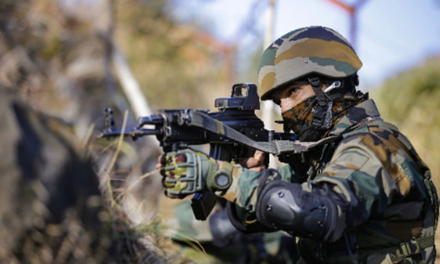 Militant killed in encounter with security forces in Shopian in J-K