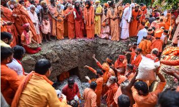 CBI to probe death of Mahant Narendra Giri