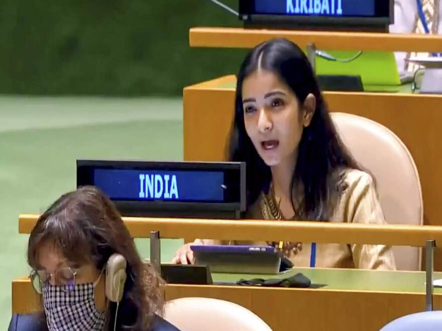 Pakistan is arsonist disguising itself as fire-fighter: Indias strong Right of Reply at UNGA Pakistan is arsonist disguising itself as fire-fighter: Indias strong Right of Reply at UNGA