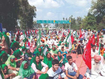 Traffic paralysed in Haryana, Punjab as farmers block roads Traffic paralysed in Haryana, Punjab as farmers block roads