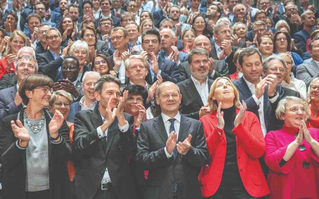 German kingmakers open talks toward forming new govt German kingmakers open talks toward forming new govt