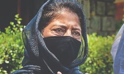 Locked up yet again...: Mehbooba Mufti says under house arrest Locked up yet again...: Mehbooba Mufti says under house arrest