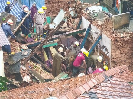 KMC, cops to urge owners to vacate dilapidated houses KMC, cops to urge owners to vacate dilapidated houses