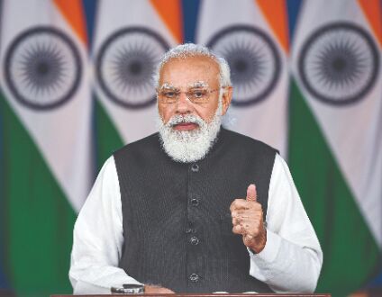 Be a part of our growth   story: Modi to investors