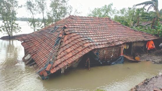 Ravaging floods: 22 lakh affected; 2 dead, including   4-year-old boy; senior officials keep strict vigil