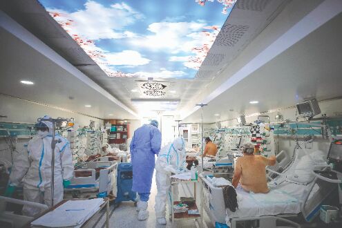 WHO says number of new Covid cases fell last week