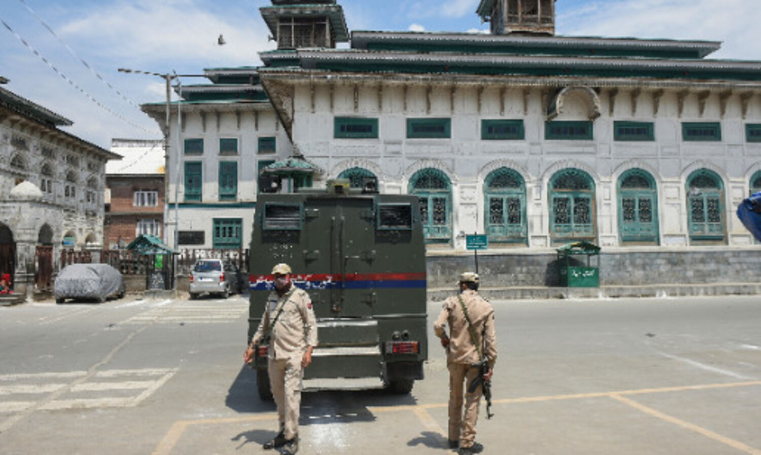 Two teachers shot dead in Srinagar