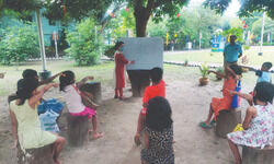 Cops turn teachers for underprivileged kids