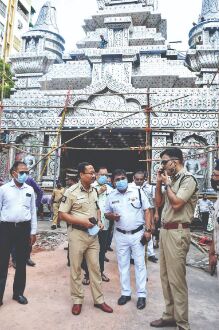Over 8K police personnel to monitor pandals, immersion allowed for 4 days this year Over 8K police personnel to monitor pandals, immersion allowed for 4 days this year
