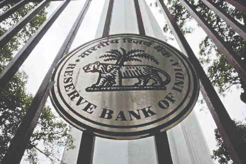 India Inc welcomes RBIs decision to keep interest rates on hold