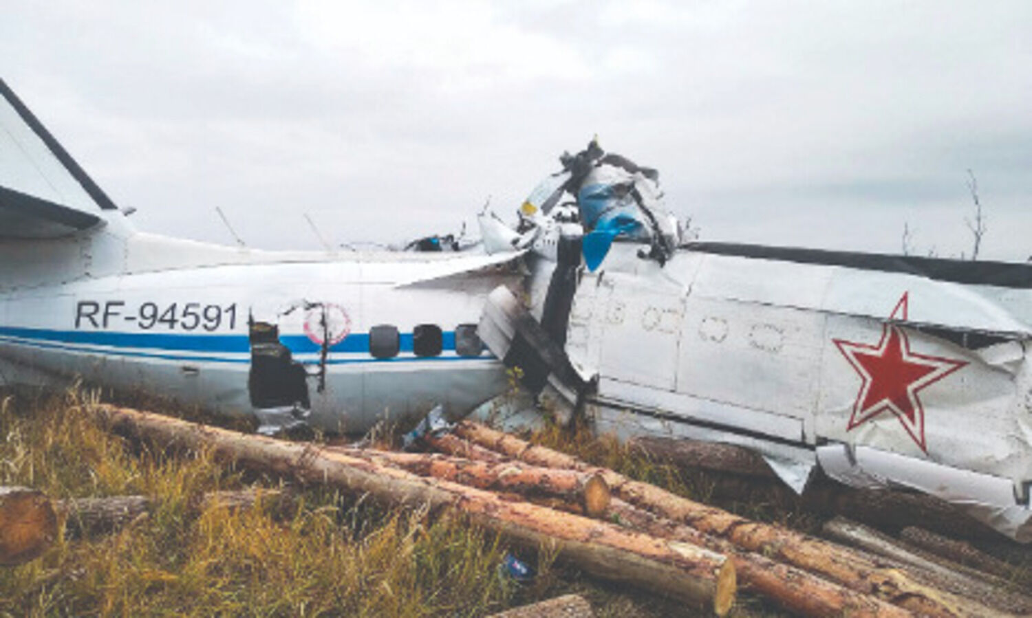16 dead after plane carrying parachutists crashes in Russia