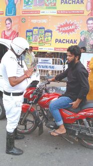 Last year, more than 2L prosecuted for not wearing helmet: Report Last year, more than 2L prosecuted for not wearing helmet: Report