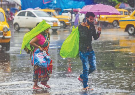 Heavy rains predicted from Sunday, scattered showers from Ashtami to Dashami Heavy rains predicted from Sunday, scattered showers from Ashtami to Dashami