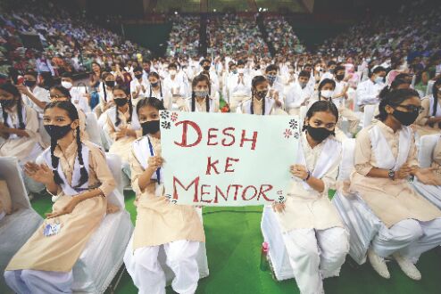 CM launches Desh ke Mentor initiative, urges everyone to join