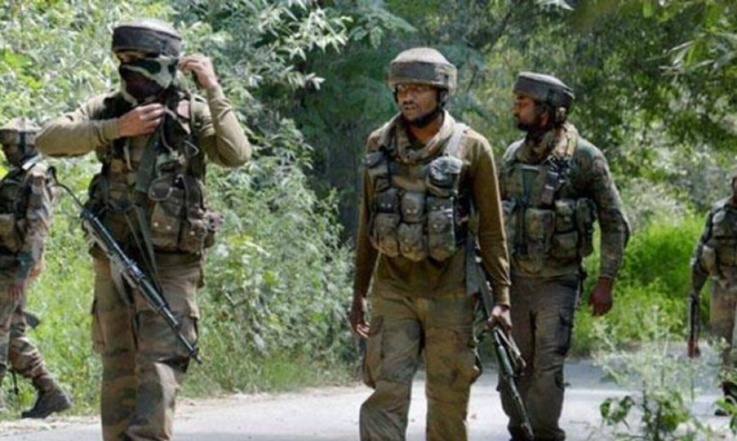 Raipur: 4 CRPF jawans injured in minor blast as container of detonators slips in train while boarding