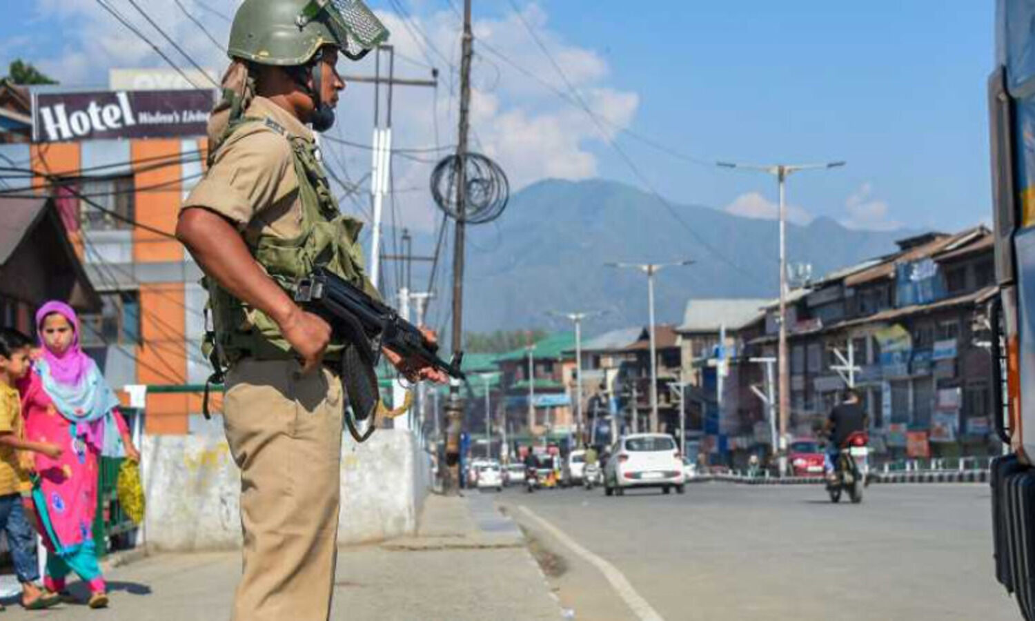 Two more labourers shot dead by terrorists in south Kashmir