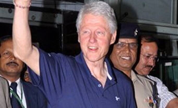 Bill Clinton to spend 1 more night in California hospital