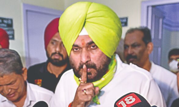 Sidhu seeks meeting with Sonia to discuss his 13-point agenda
