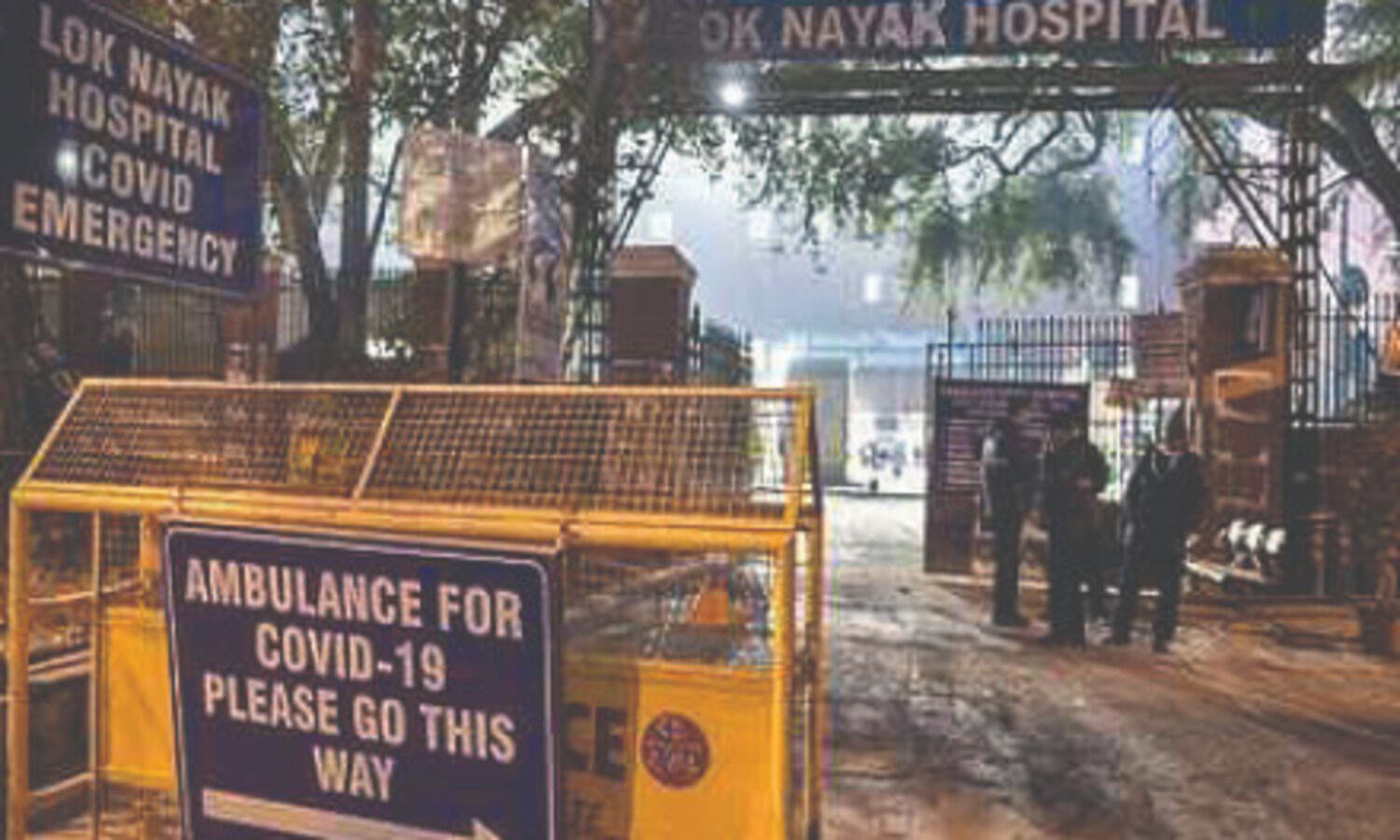 Alert staffers help avert fire tragedy at LNJP Emergency