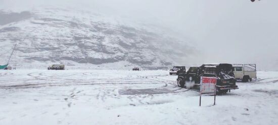 Manali–Leh NH blocked after seasons 1st snowfall in Lahaul–Spiti