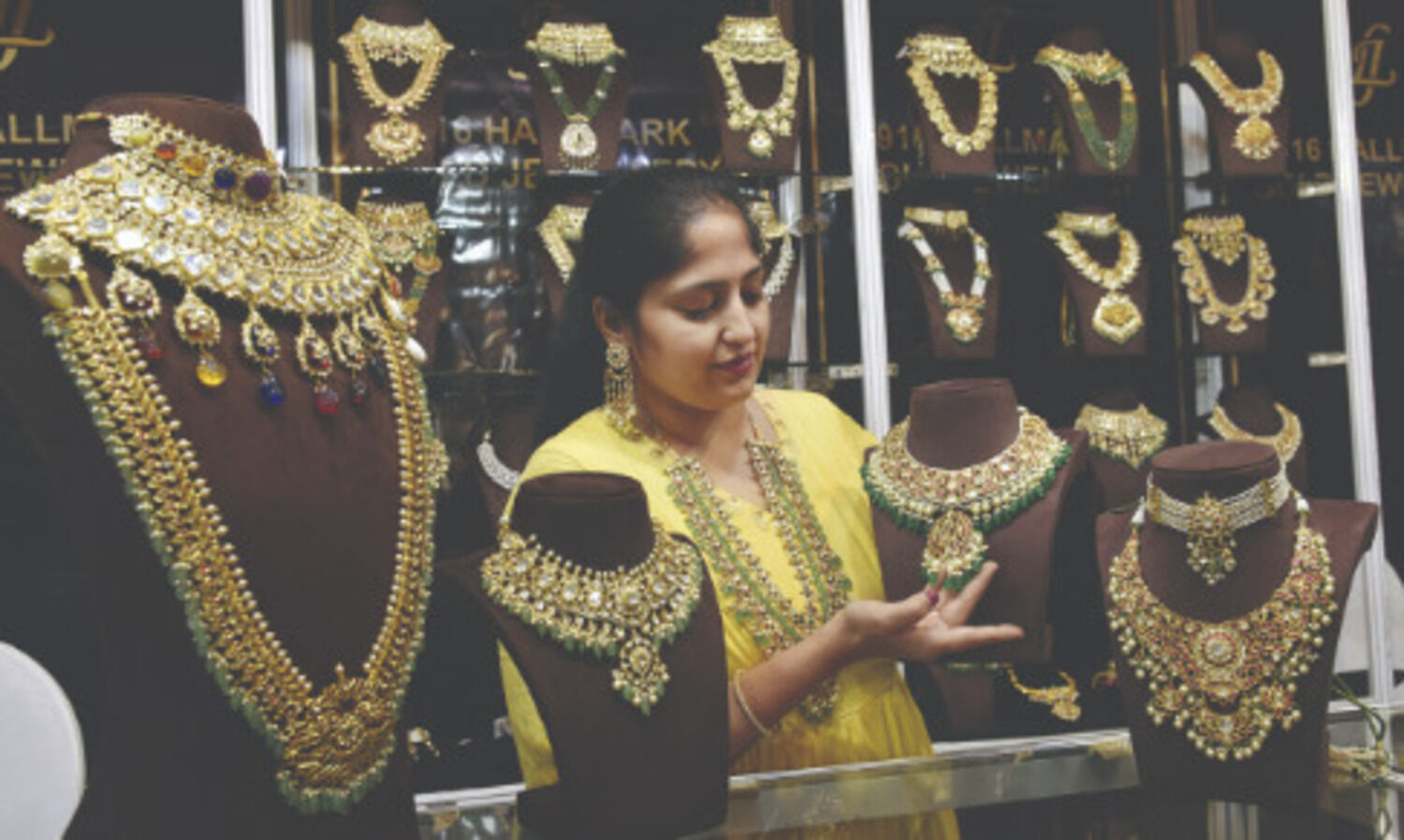 We expect gold imports to rise further in coming months due to festive, wedding seasons: GJEPC