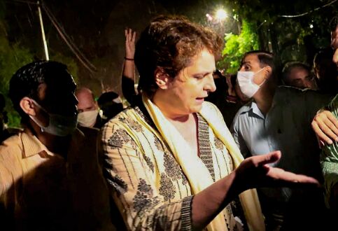Priyanka Gandhi allowed to proceed to Agra by UP police