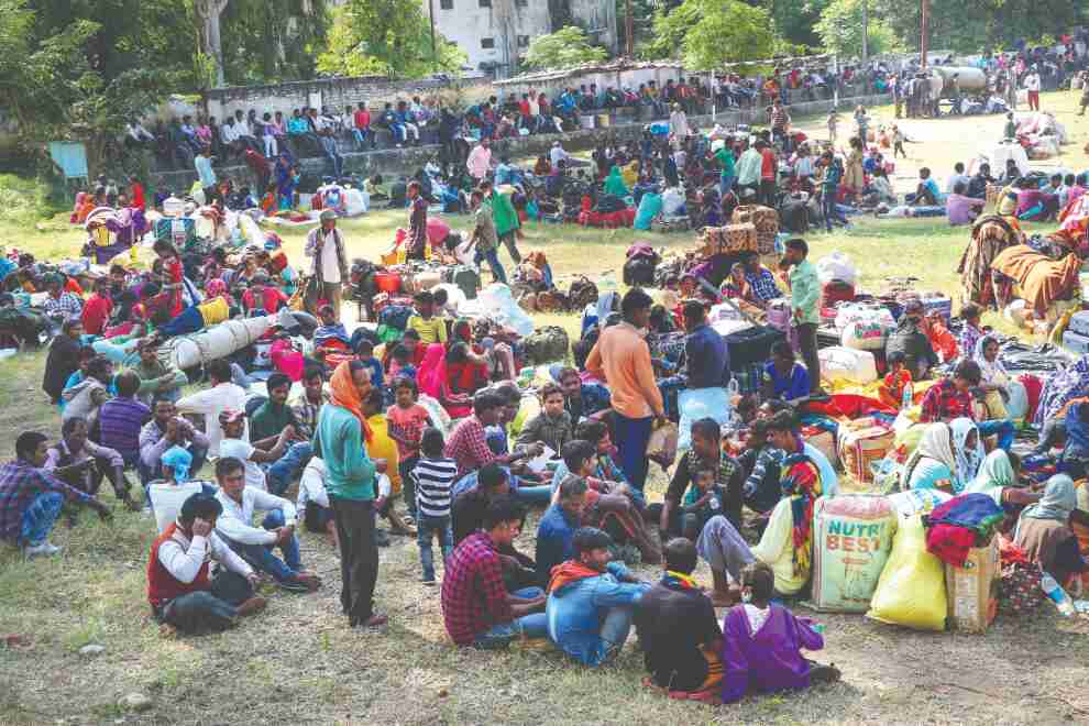 Migrants fleeing Kashmir request govt to facilitate travel back home