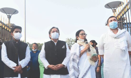 2 Sr UP Cong leaders join TMC in presence of Mamata 2 Sr UP Cong leaders join TMC in presence of Mamata